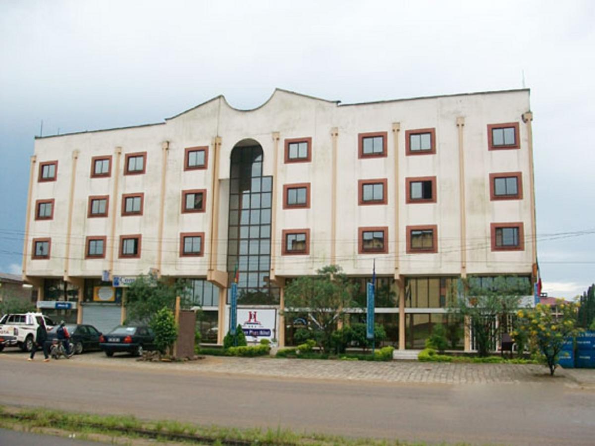 Denver Plaza Hotel Douala Bagian luar foto